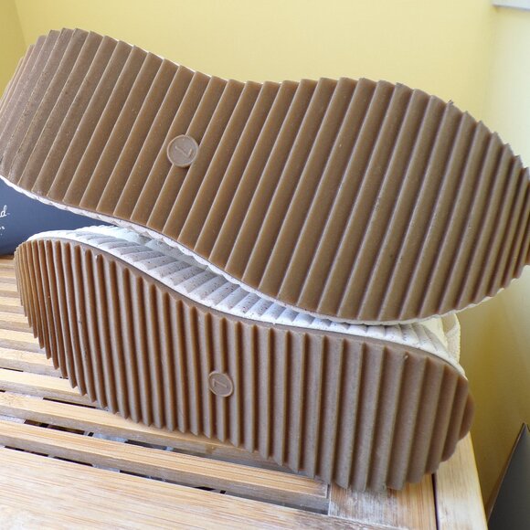 Universal Thread Persephone White Sneakers Memory Foam Women's Size 7 - Picture 5 of 14